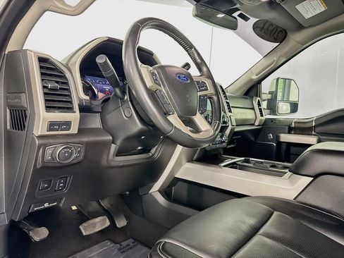 Used 2021 Ford F250 Lariat w/ Lariat Ultimate Package AWD/4WD image 14