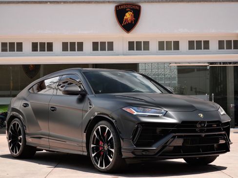 Used 2023 Lamborghini Urus S AWD/4WD image 1