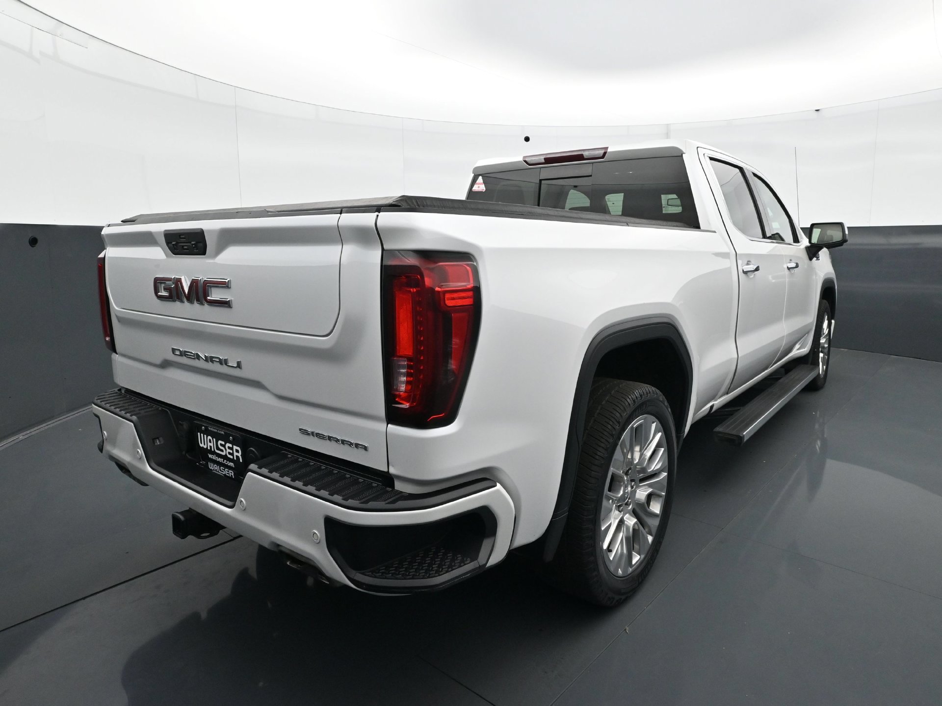 Used 2022 GMC Sierra 1500 Denali w/ Denali Premium Package AWD/4WD image 6