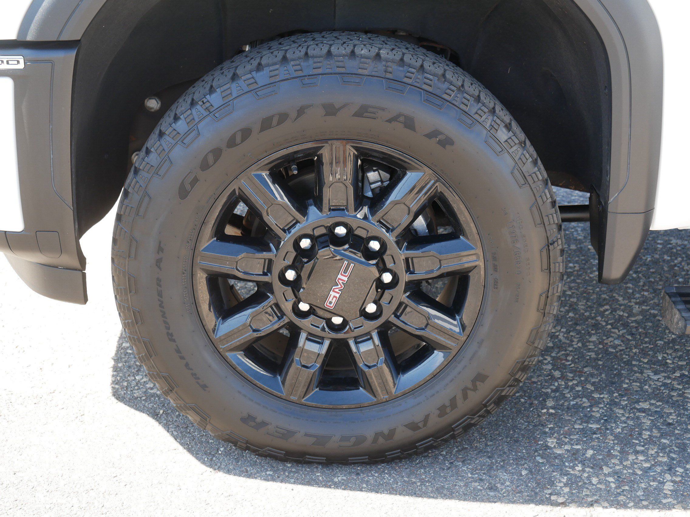 Used 2024 GMC Sierra 2500 AT4 w/ AT4 Premium Plus Package AWD/4WD image 15