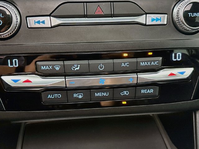 Used 2020 Ford Explorer XLT w/ Equipment Group 202A AWD/4WD image 20