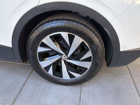 Certified 2023 Volkswagen ID.4 Pro RWD image 12