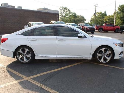 Used 2019 Honda Accord Touring image 5