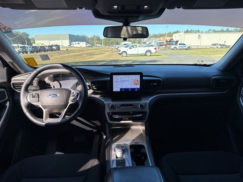 Used 2022 Ford Explorer XLT w/ Class IV Trailer Tow Package image 10