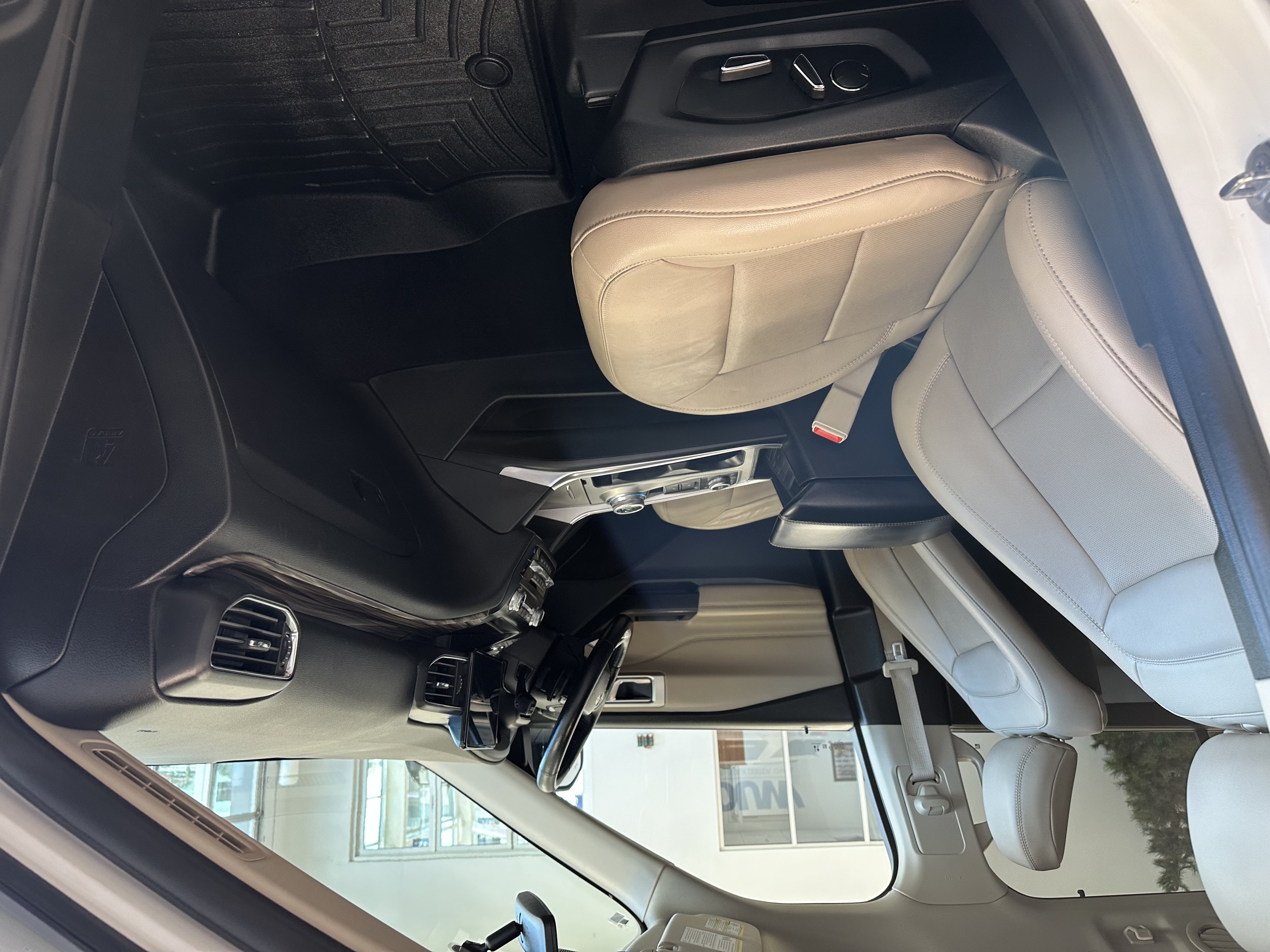 Used 2020 Ford Explorer Limited AWD/4WD image 16