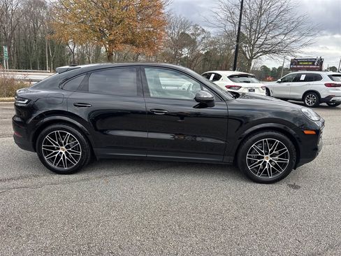 Used 2025 Porsche Cayenne Coupe image 8