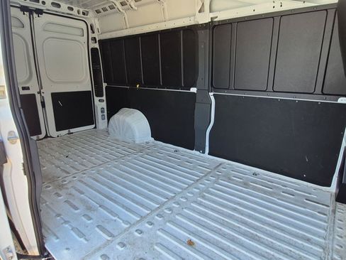 Used 2026 RAM ProMaster 2500 w/ Convenience Group FWD image 10