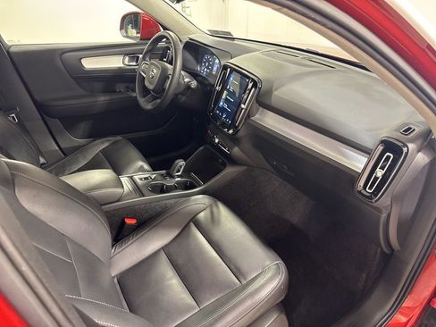 Used 2019 Volvo XC40 T5 Momentum AWD/4WD image 26
