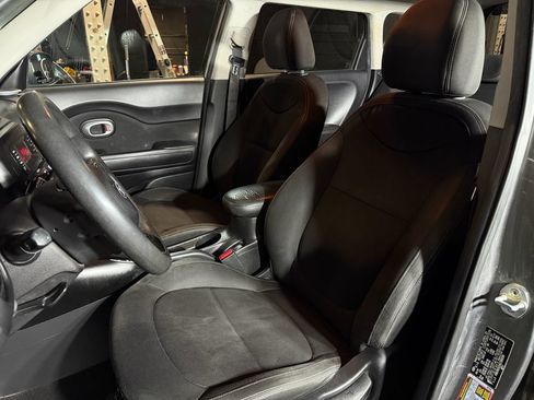 Used 2016 Kia Soul FWD image 9