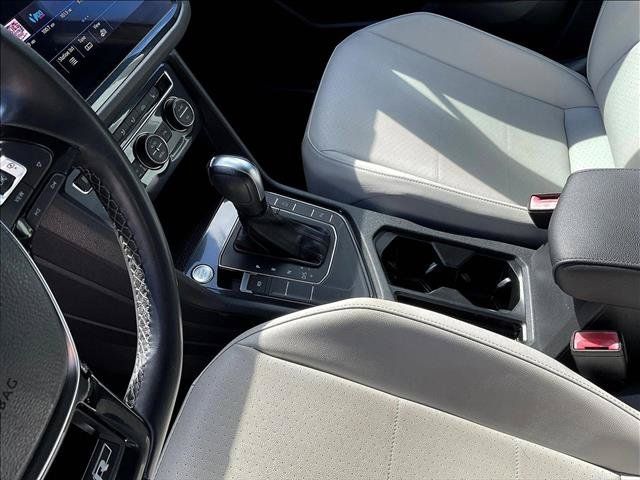Used 2020 Volkswagen Tiguan SE R-Line FWD image 11