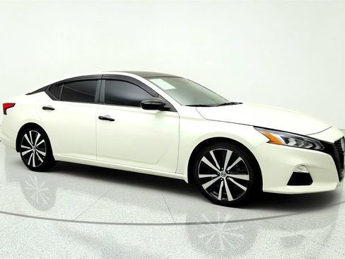 Used 2022 Nissan Altima 2.5 SR FWD image 3