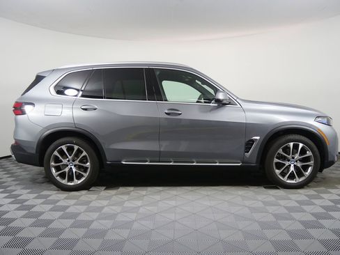 Certified 2026 BMW X5 sDrive40i image 2