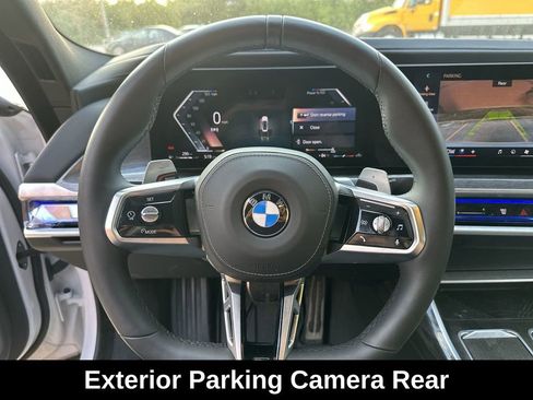 Used 2025 BMW 760i xDrive w/ Executive Package AWD/4WD image 19