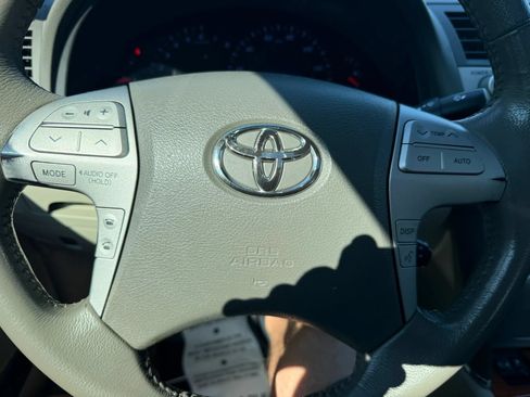 Used 2011 Toyota Camry XLE w/ XLE Extra-Value Pkg #2 FWD image 13