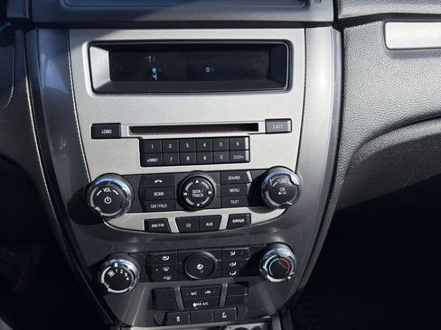 Used 2010 Ford Fusion SE image 23