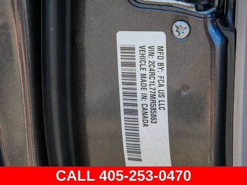 Used 2021 Chrysler Pacifica Touring-L FWD image 44
