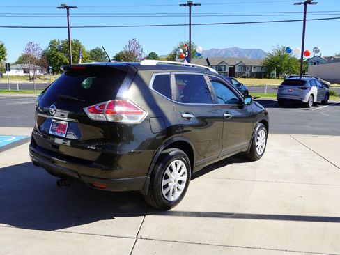 Used 2016 Nissan Rogue S w/ Appearance Package image 8