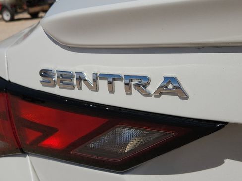 Used 2024 Nissan Sentra SR w/ SR Premium Package FWD image 8