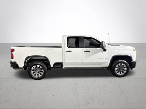 Used 2022 Chevrolet Silverado 2500 Custom w/ Custom Value Package AWD/4WD image 5