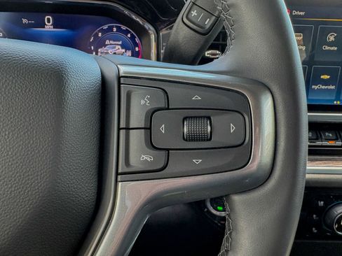 Used 2025 Chevrolet Silverado 2500 LTZ w/ LTZ Plus Package AWD/4WD image 29