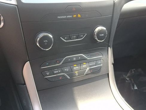 Used 2019 Ford Edge SEL w/ Equipment Group 201A AWD/4WD image 18