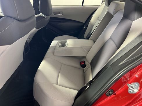 Used 2021 Toyota Corolla LE image 21