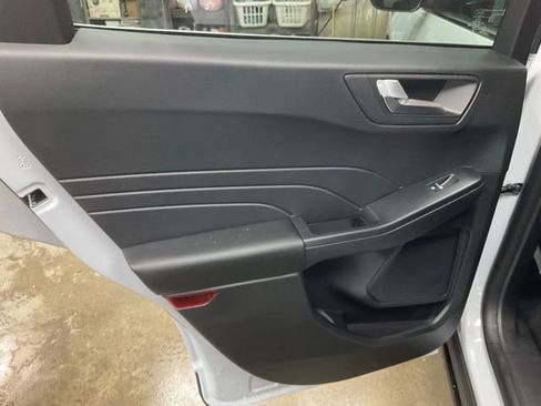 New 2026 Ford Escape SE image 11