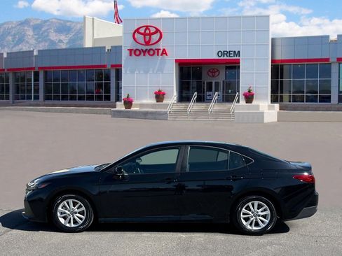 Used 2025 Toyota Camry LE FWD image 6