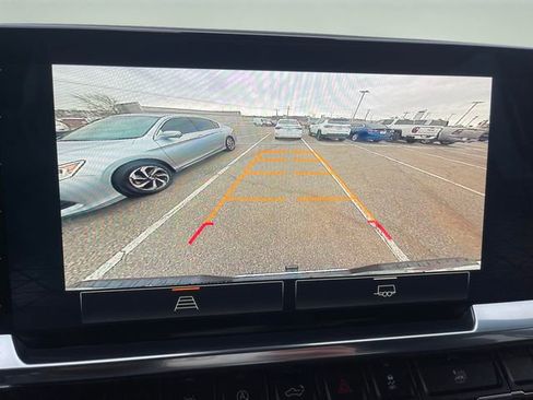 Used 2024 GMC Sierra 1500 SLT image 24