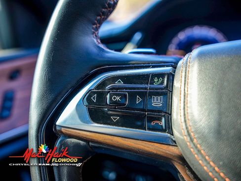 Used 2022 Jeep Grand Cherokee L Summit w/ Luxury Tech Group V image 28