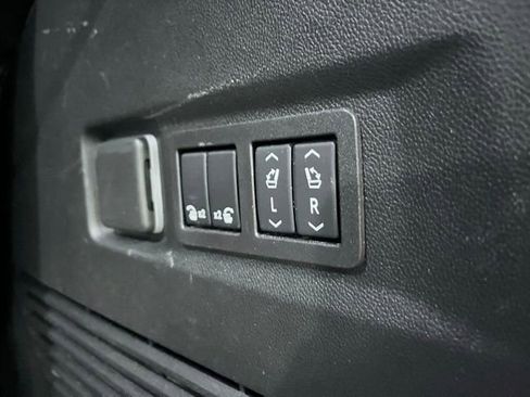 Used 2025 GMC Yukon Denali Ultimate w/ LPO, Floor Liner Package AWD/4WD image 6