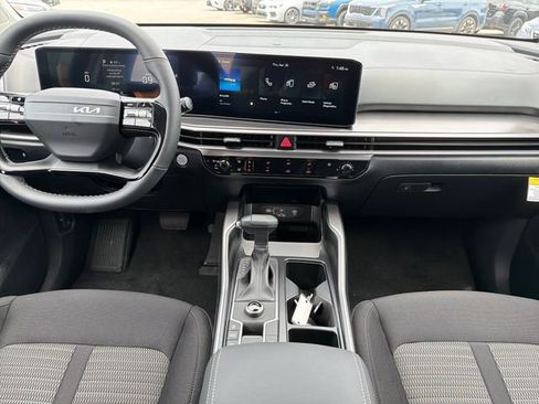 New 2026 Kia Sorento LX FWD image 9