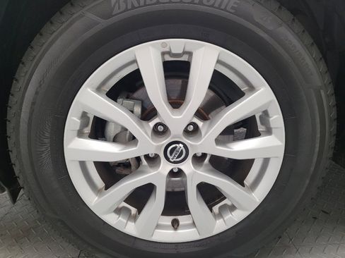 Used 2020 Nissan Rogue SV FWD image 31