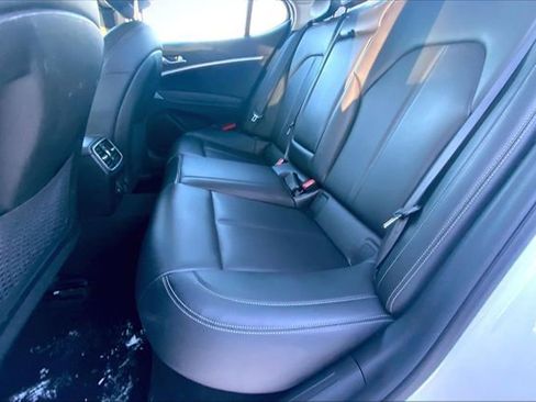 Used 2023 Genesis G70 2.0T image 31