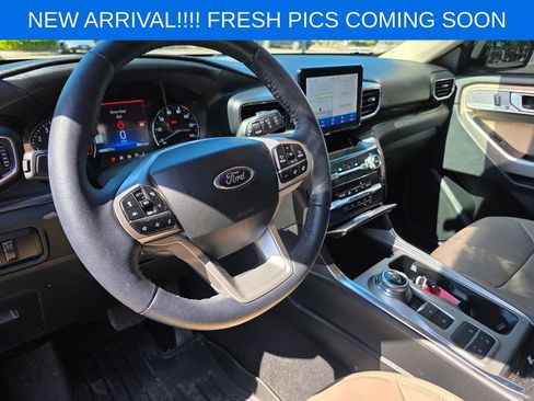 Used 2023 Ford Explorer Limited w/ Equipment Group 301A image 8