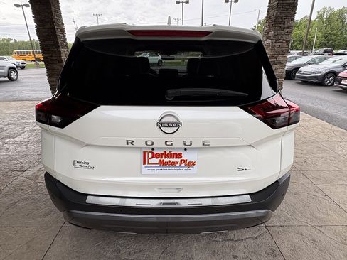 Used 2023 Nissan Rogue SL w/ SL Premium Package FWD image 7