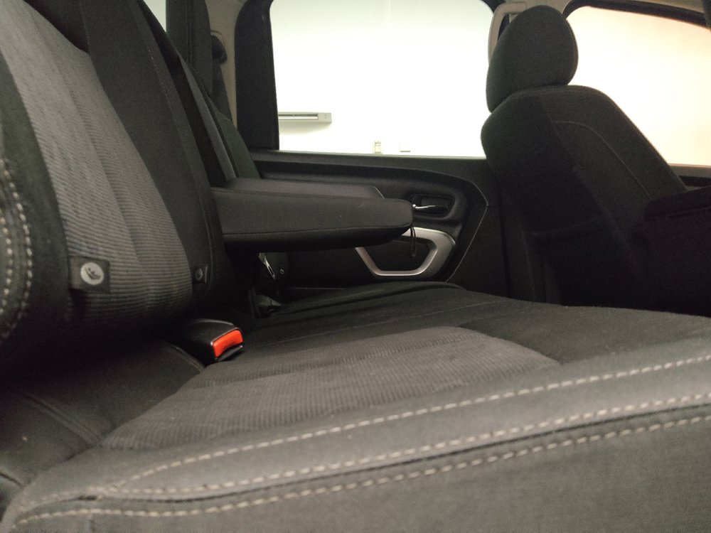 Used 2017 Nissan Titan SV RWD image 19