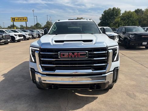 New 2026 GMC Sierra 2500 SLT AWD/4WD image 9