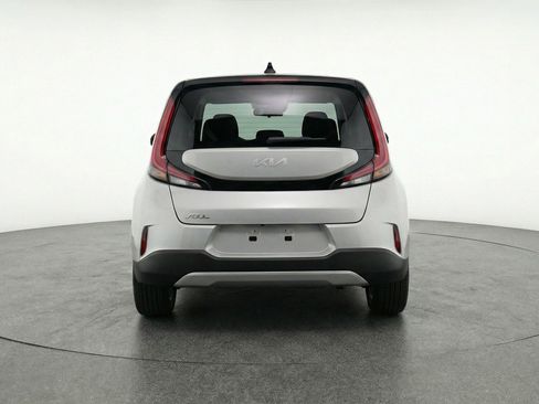 Used 2025 Kia Soul LX w/ LX Technology Package FWD image 7