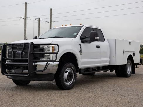 Used 2019 Ford F350 XL w/ XL Value Package AWD/4WD image 3