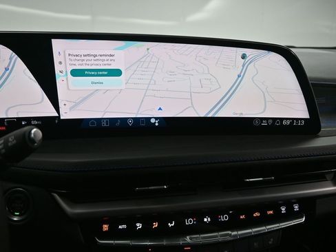 Used 2024 Cadillac XT4 Sport image 11