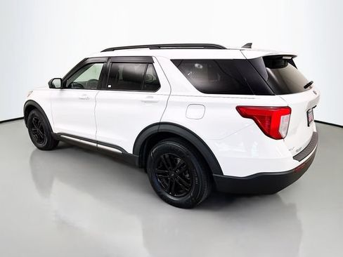 Used 2021 Ford Explorer XLT w/ Equipment Group 202A AWD/4WD image 5