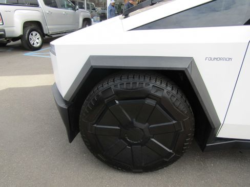 Used 2024 Tesla Cybertruck Cyberbeast image 9