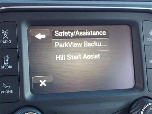 Used 2022 RAM 1500 Classic SLT image 9