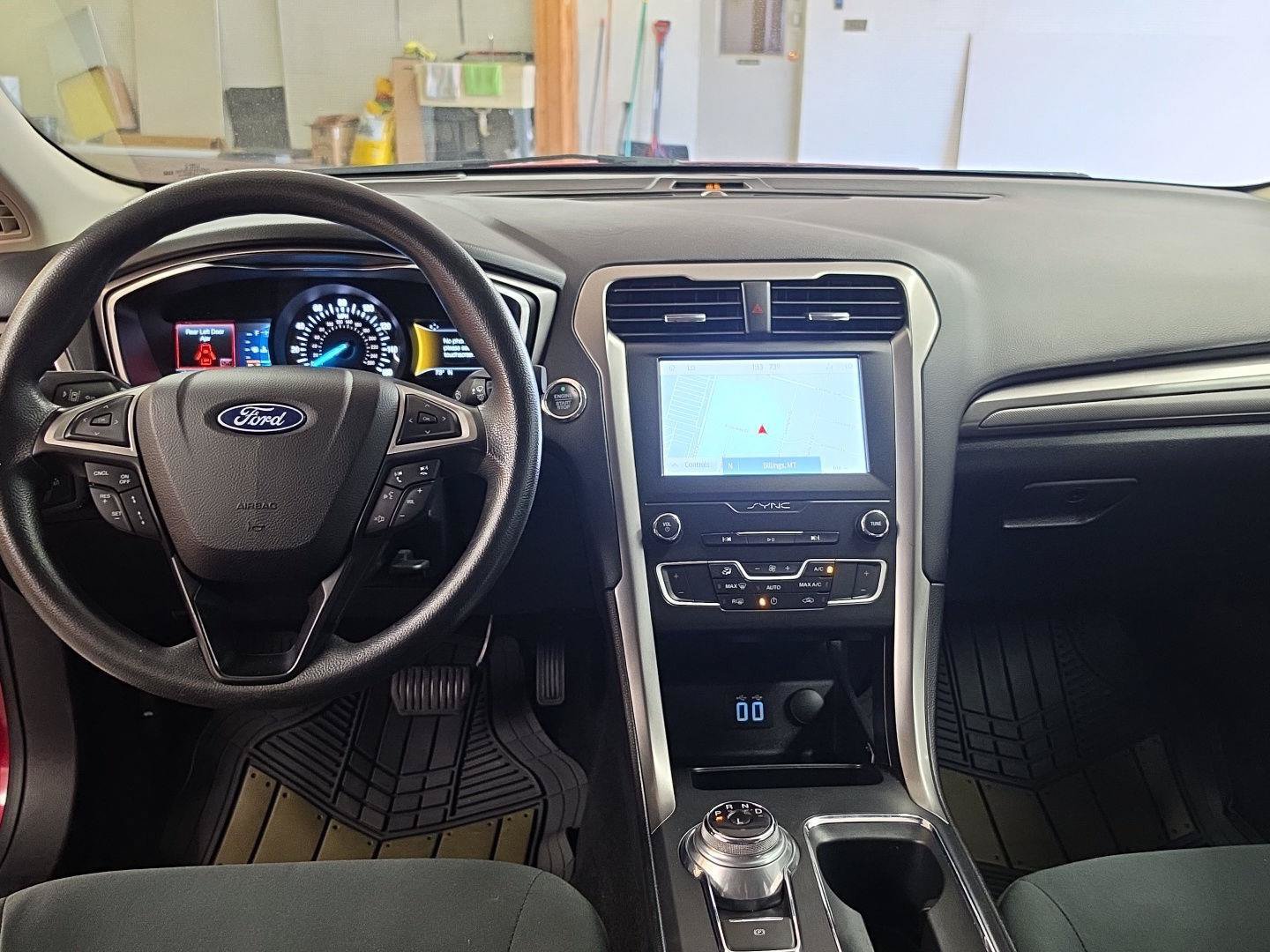 Used 2020 Ford Fusion SE FWD image 2