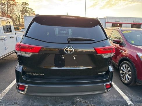 Used 2018 Toyota Highlander Limited image 11