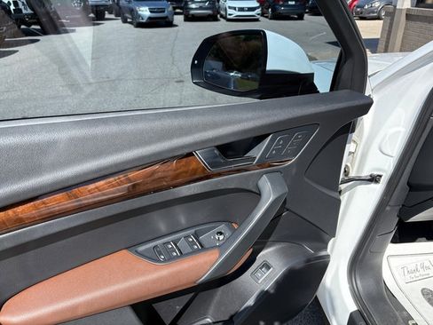 Used 2018 Audi Q5 2.0T Premium w/ Convenience Package AWD/4WD image 10
