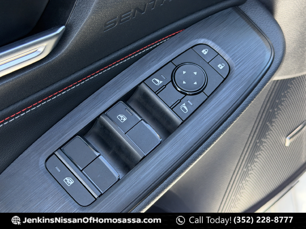 Used 2026 Nissan Sentra SR w/ SR Premium Package FWD image 33