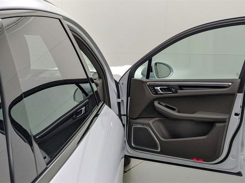 Used 2023 Porsche Macan S image 45