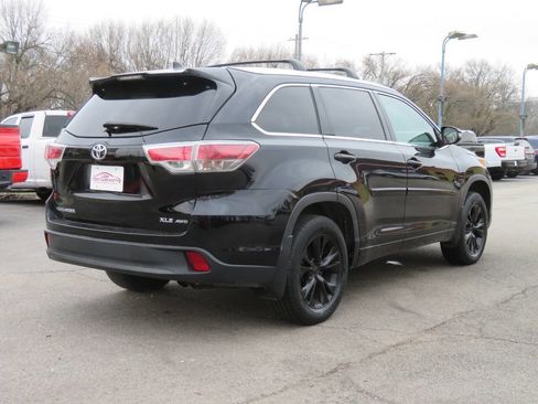 Used 2016 Toyota Highlander XLE image 4